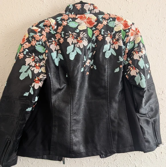 NWOT Colleen Lopez Black Faux Leather Jacket with Floral Embroidery - Picture 11 of 11